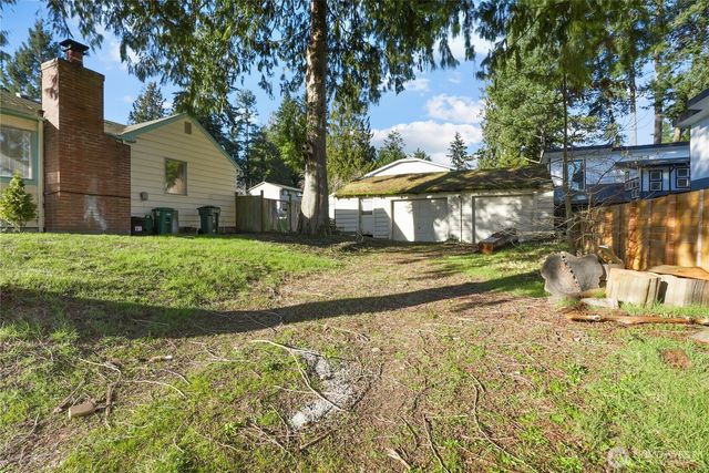 2524 NE 130th Street, Seattle, WA 98125