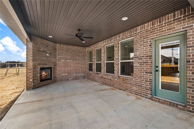 1340 Greyback Lane, Centerton, AR 72719