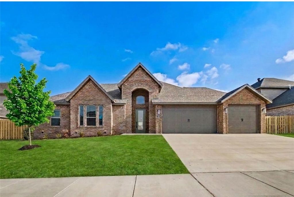 1340 Greyback Lane, Centerton, AR 72719