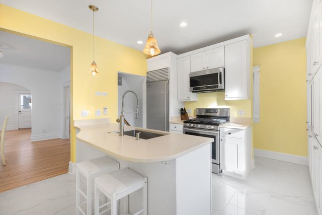 331 Granby Road, Lake Forest, IL 60045