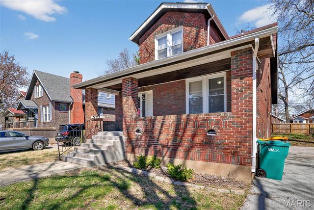 7247 Saint Andrews Place, St Louis, MO 63121