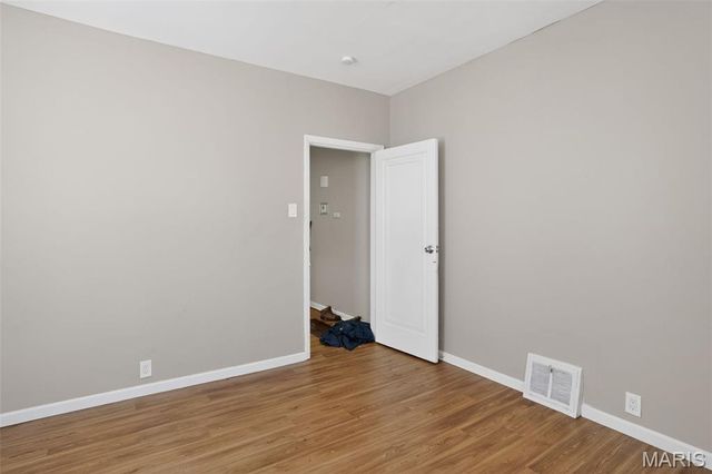 7247 Saint Andrews Place, St Louis, MO 63121