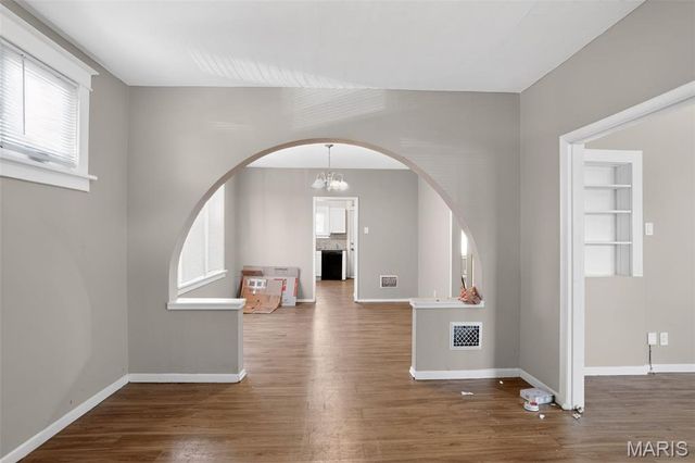 7247 Saint Andrews Place, St Louis, MO 63121