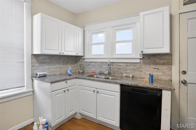 7247 Saint Andrews Place, St Louis, MO 63121