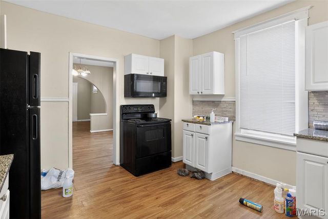 7247 Saint Andrews Place, St Louis, MO 63121