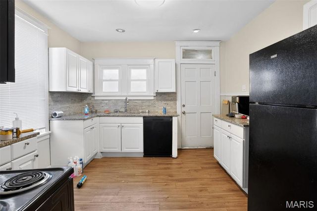 7247 Saint Andrews Place, St Louis, MO 63121