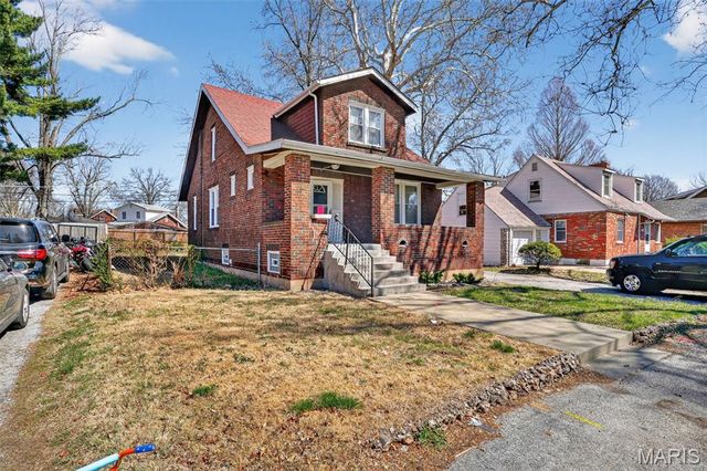 7247 Saint Andrews Place, St Louis, MO 63121