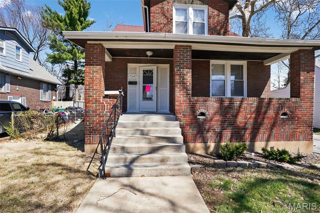 7247 Saint Andrews Place, St Louis, MO 63121