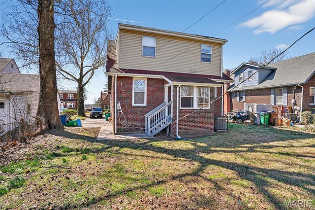 7247 Saint Andrews Place, St Louis, MO 63121
