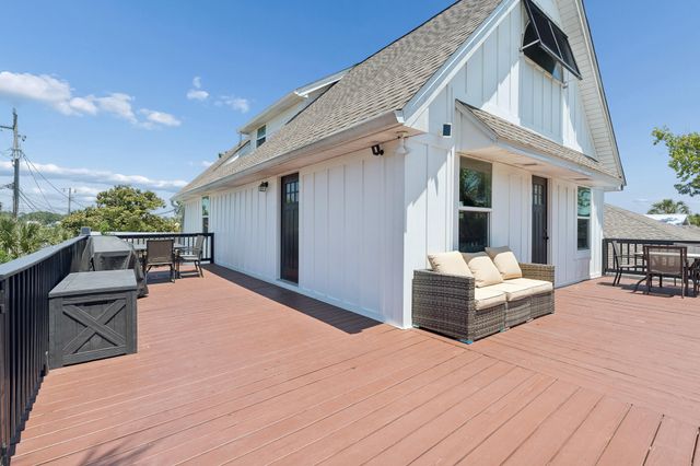 5826 Hilltop Avenue, Panama City Beach, FL 32408