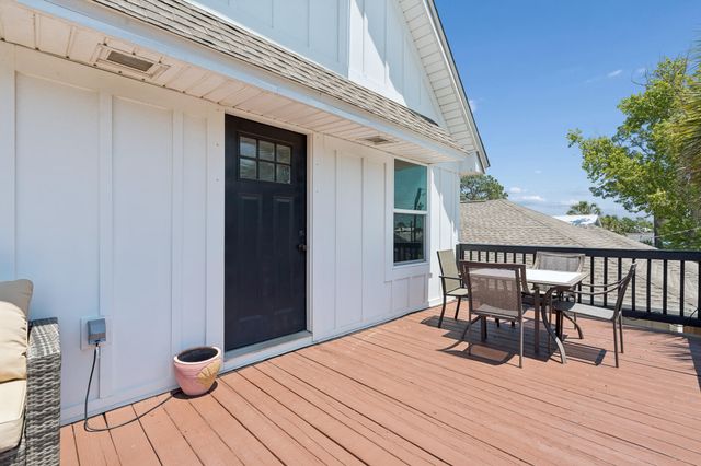 5826 Hilltop Avenue, Panama City Beach, FL 32408