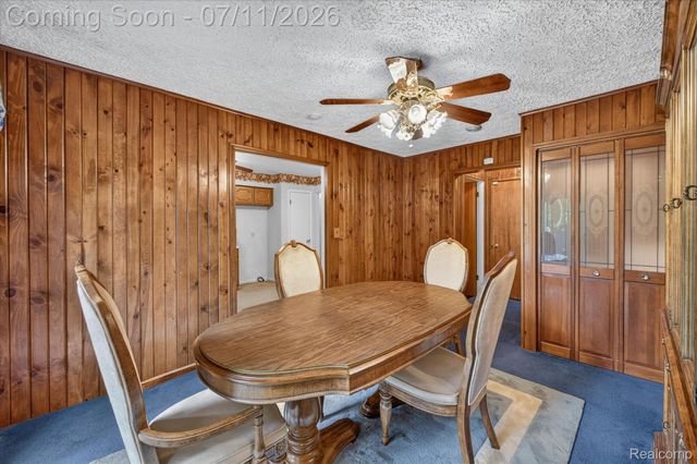 2721 Edgefield Drive, Waterford Charter Township, MI 48328