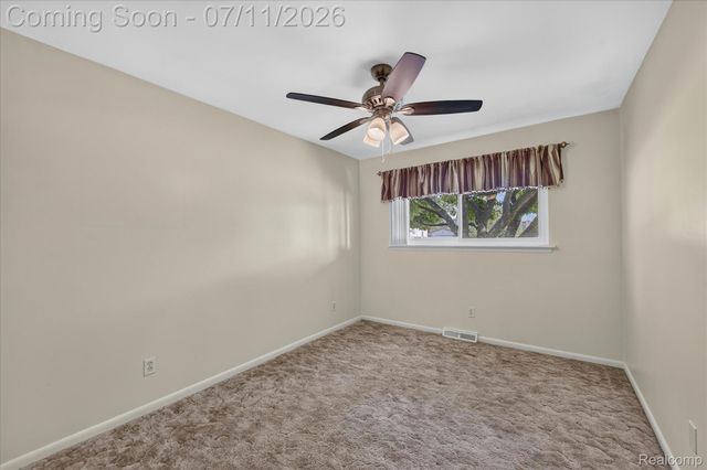 2721 Edgefield Drive, Waterford Charter Township, MI 48328