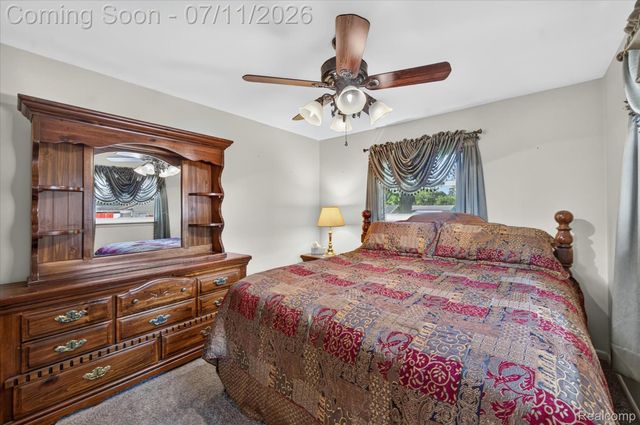 2721 Edgefield Drive, Waterford Charter Township, MI 48328