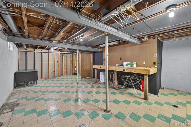 2721 Edgefield Drive, Waterford Charter Township, MI 48328