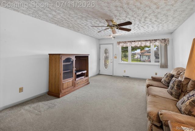 2721 Edgefield Drive, Waterford Charter Township, MI 48328