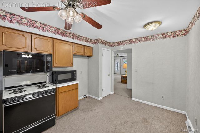 2721 Edgefield Drive, Waterford Charter Township, MI 48328