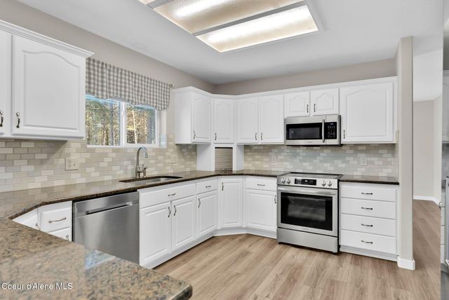 19850 N Gunning Rd, Rathdrum, ID 83858