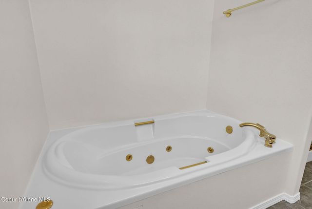 19850 N Gunning Rd, Rathdrum, ID 83858