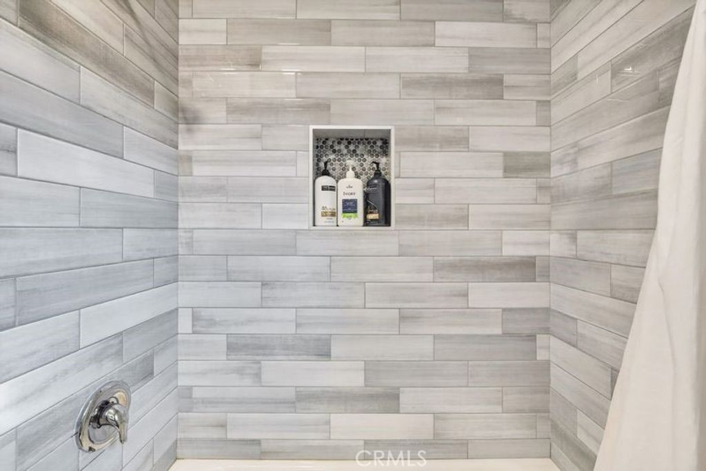 Image 15 of property listing at 4156 Acacia, Riverside, CA 92503