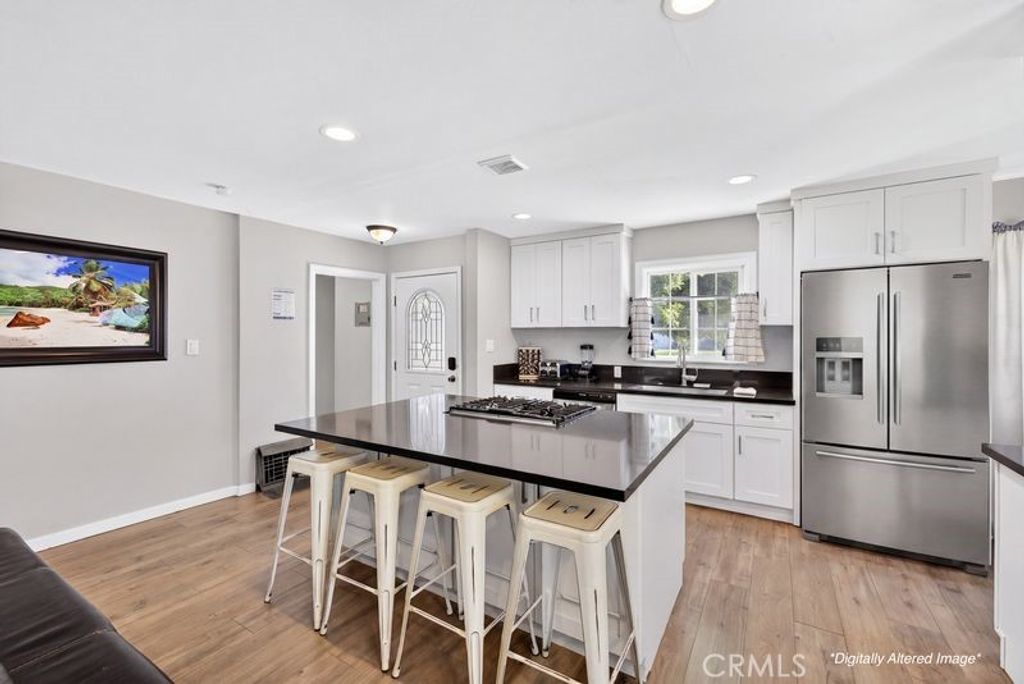 Image 2 of property listing at 4156 Acacia, Riverside, CA 92503