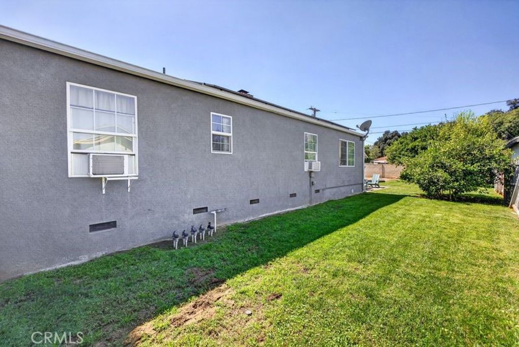 Image 20 of property listing at 4156 Acacia, Riverside, CA 92503