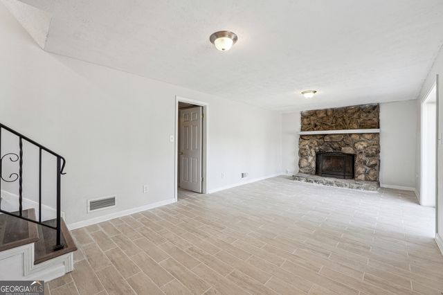 131 Heron Drive, Riverdale, GA 30274