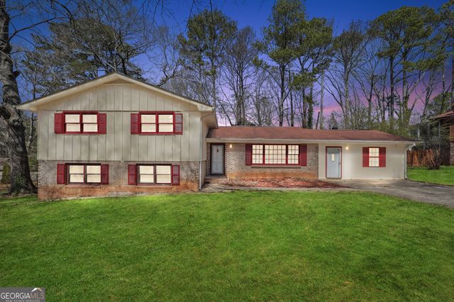 131 Heron Drive, Riverdale, GA 30274
