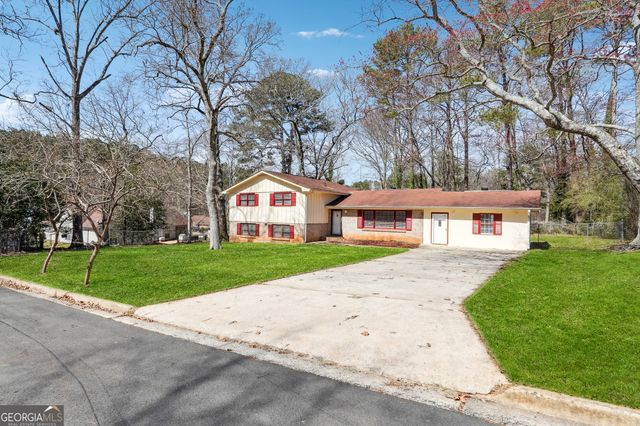 131 Heron Drive, Riverdale, GA 30274