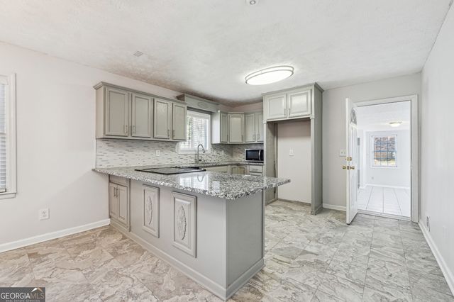 131 Heron Drive, Riverdale, GA 30274