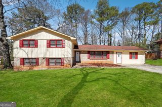 131 Heron Drive, Riverdale, GA 30274