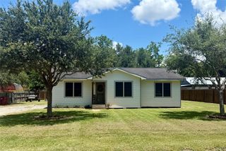444 Avenue C, Blessing, TX 77419