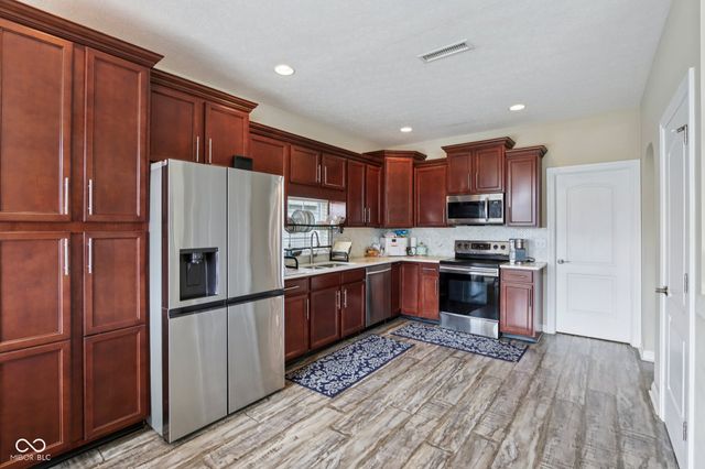 818 Declaration Drive, Pittsboro, IN 46167