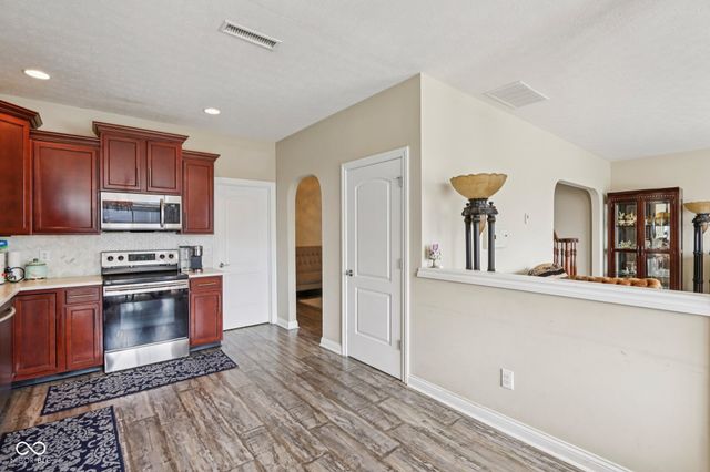 818 Declaration Drive, Pittsboro, IN 46167