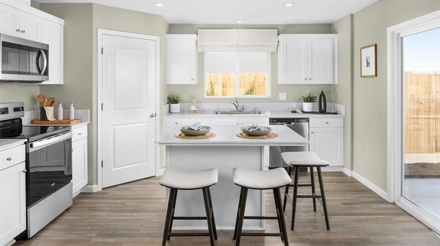 1850 Solimar Dr, Los Banos, CA 93635