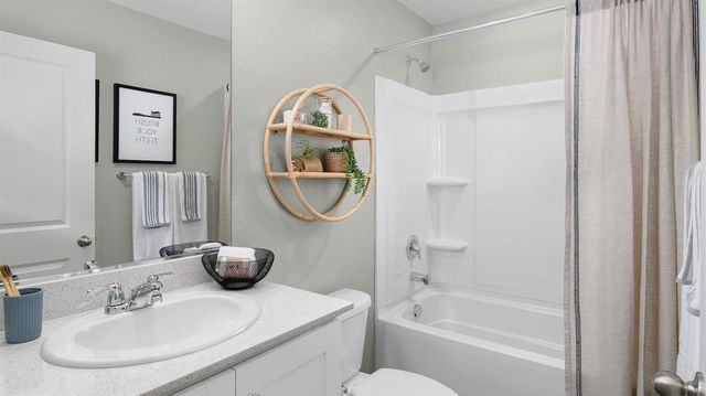 1850 Solimar Dr, Los Banos, CA 93635