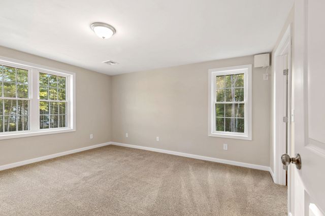 43 Bumblebee Dr, Plymouth, MA 02360