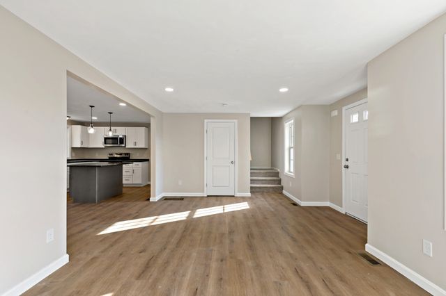 43 Bumblebee Dr, Plymouth, MA 02360