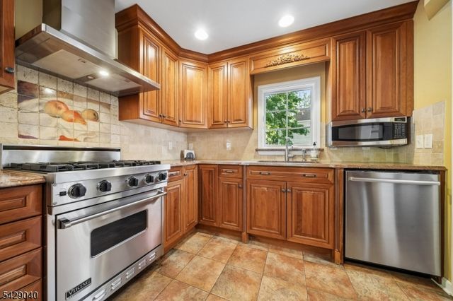 230 Belvidere Ave, Fanwood Boro, NJ 07023