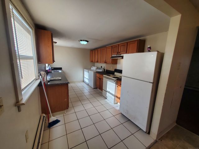 67 Enfield Street 67, Hartford, CT 06112