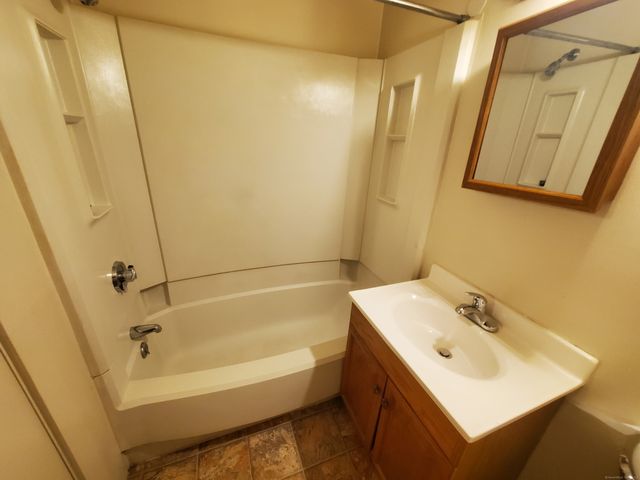67 Enfield Street 67, Hartford, CT 06112