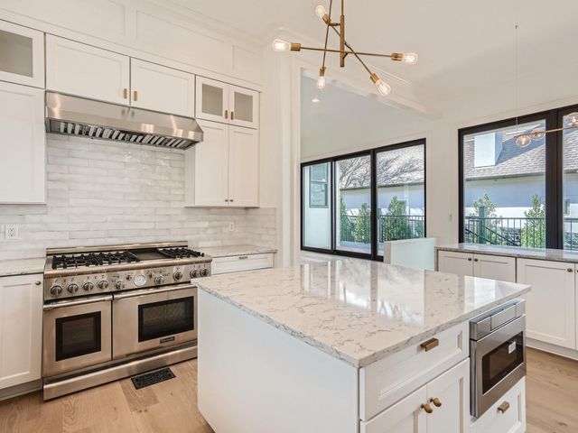 2625 McCullough ST, Austin, TX 78703