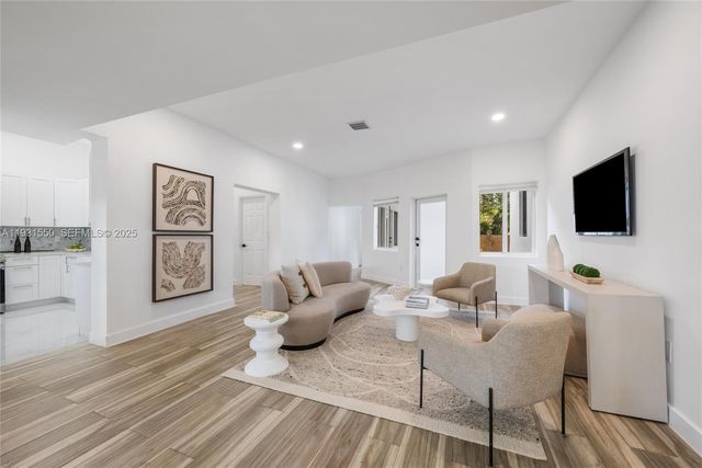 1001 NE 82nd St, Miami, FL 33138