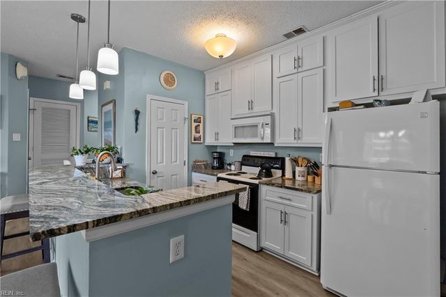 2312 Beach Haven Dr Apt 104, Virginia Beach, VA 23451