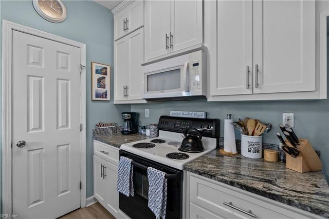 2312 Beach Haven Dr Apt 104, Virginia Beach, VA 23451