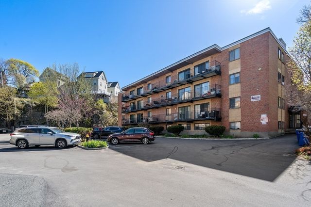 5 Linda Ln 3-4, Boston, MA 02125