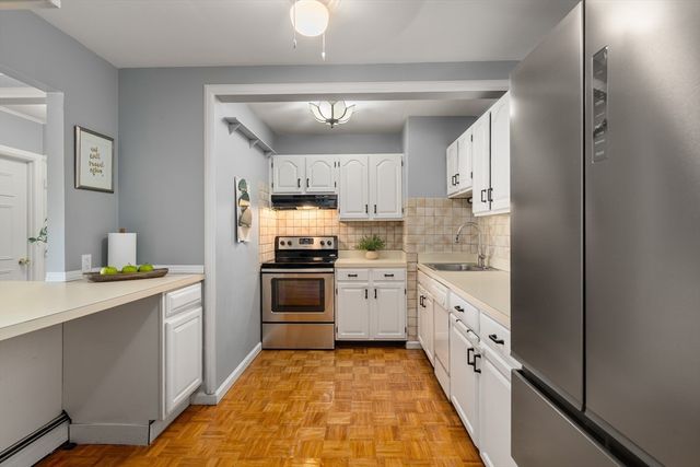 5 Linda Ln 3-4, Boston, MA 02125