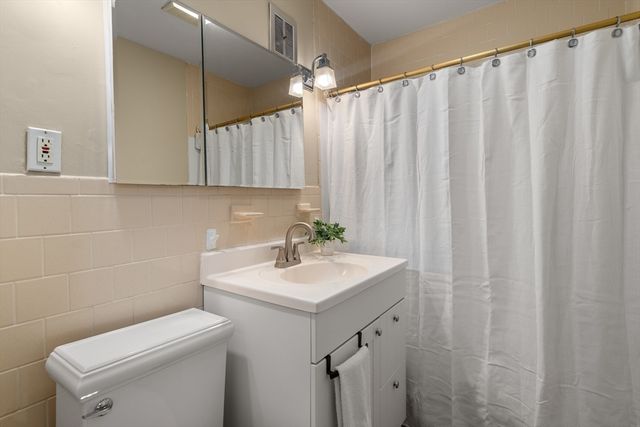 5 Linda Ln 3-4, Boston, MA 02125