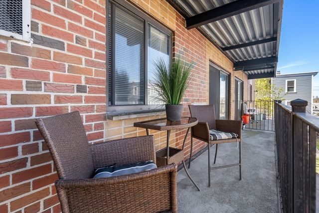 5 Linda Ln 3-4, Boston, MA 02125