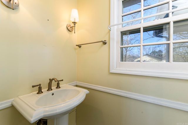 88 Pebble Beach Drive, Little Rock, AR 72212